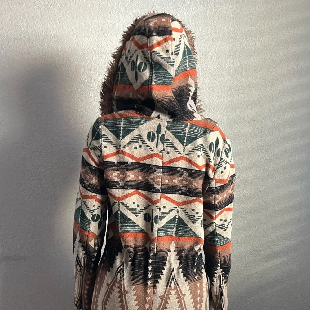 Aztec Jacket - Picture 2 of 3